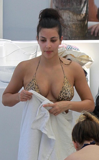 Kim Kardashian Bikini Pictures