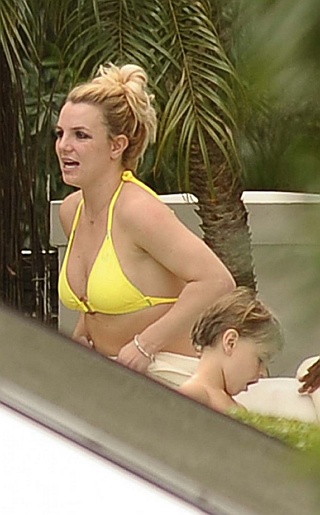 Britney Spears Bikini Pictures