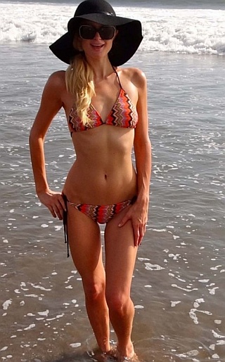 Paris Hilton Bikini Pictures