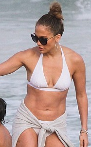 Jennifer Lopez Bikini Pictures