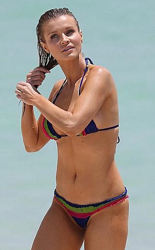 Joanna Krupa Bikini Pictures